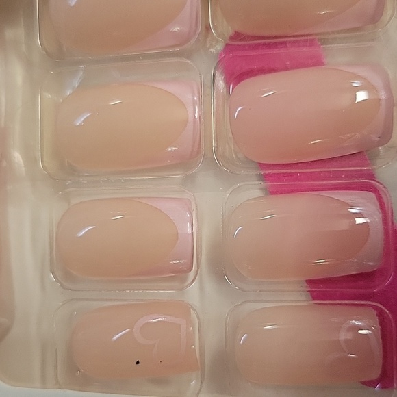 Pack of 2 Manicure Designs False Nails - Picture 3 of 3